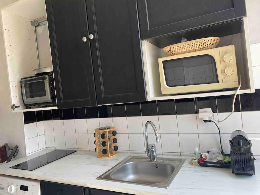 T2 La Joliette Sur Notre Dame Apartment Marseille Bagian luar foto