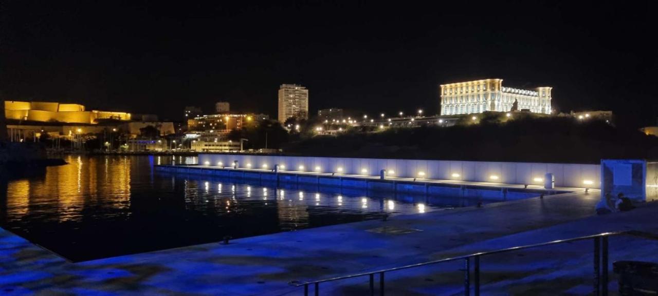 T2 La Joliette Sur Notre Dame Apartment Marseille Bagian luar foto